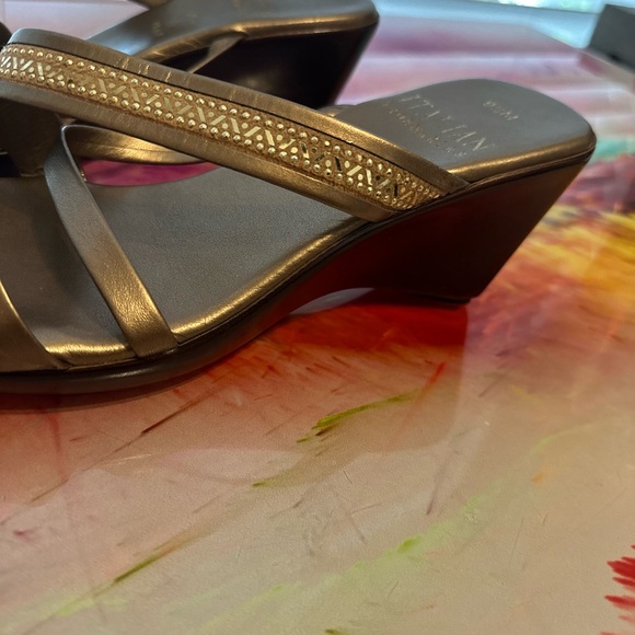 Italian Shoemakers Wedge Heeled Sandals - Picture 6 of 13